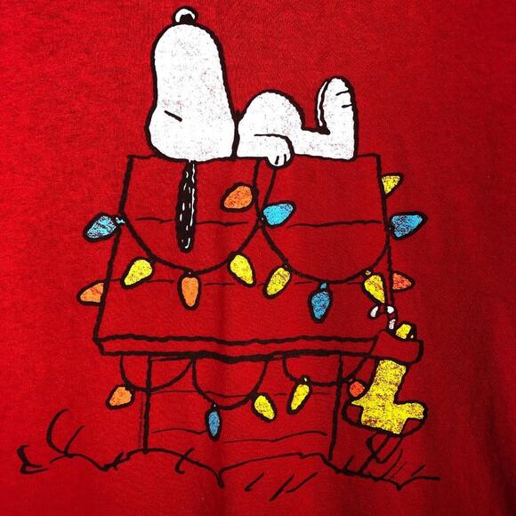 Snoopy Holiday Red Tee 100% Preshrunk Cotton Size Large - Picture 2 of 8